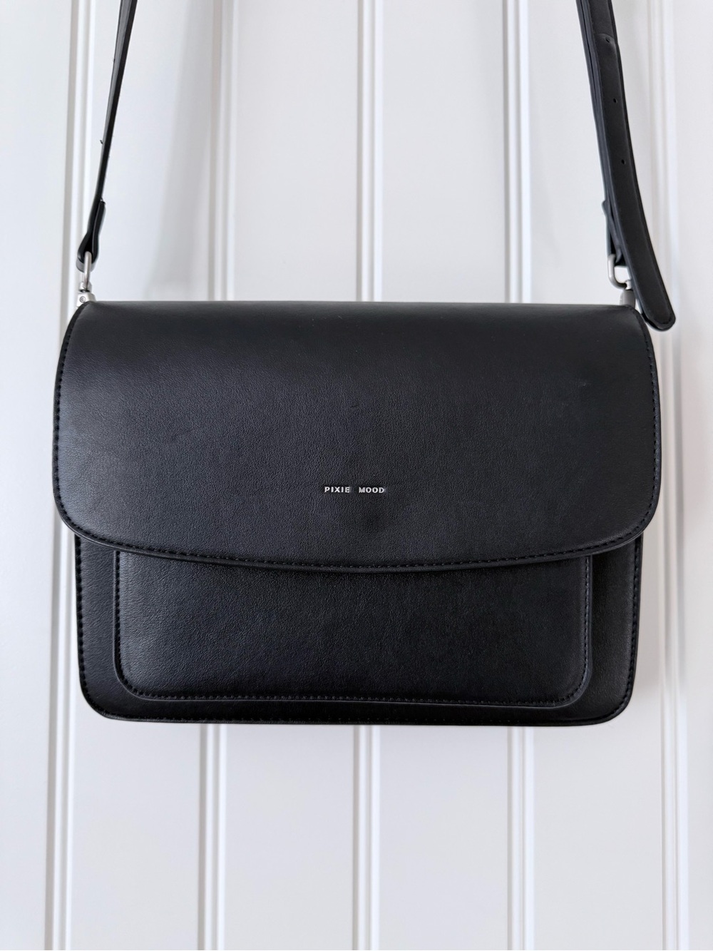 Pixie Mood Zoe Crossbody Bag. Vegan Leather. Black